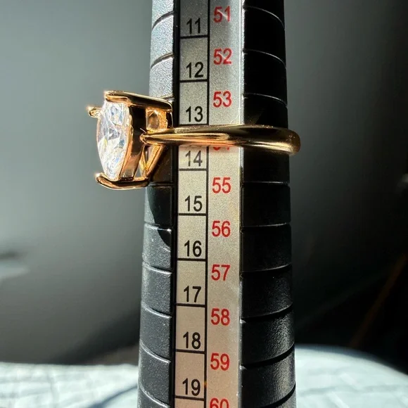 NEW! Pretty Bird Jewelry Gold Heart Solitaire Ring with Clear Heart-Cut Stone - Picture 10 of 11